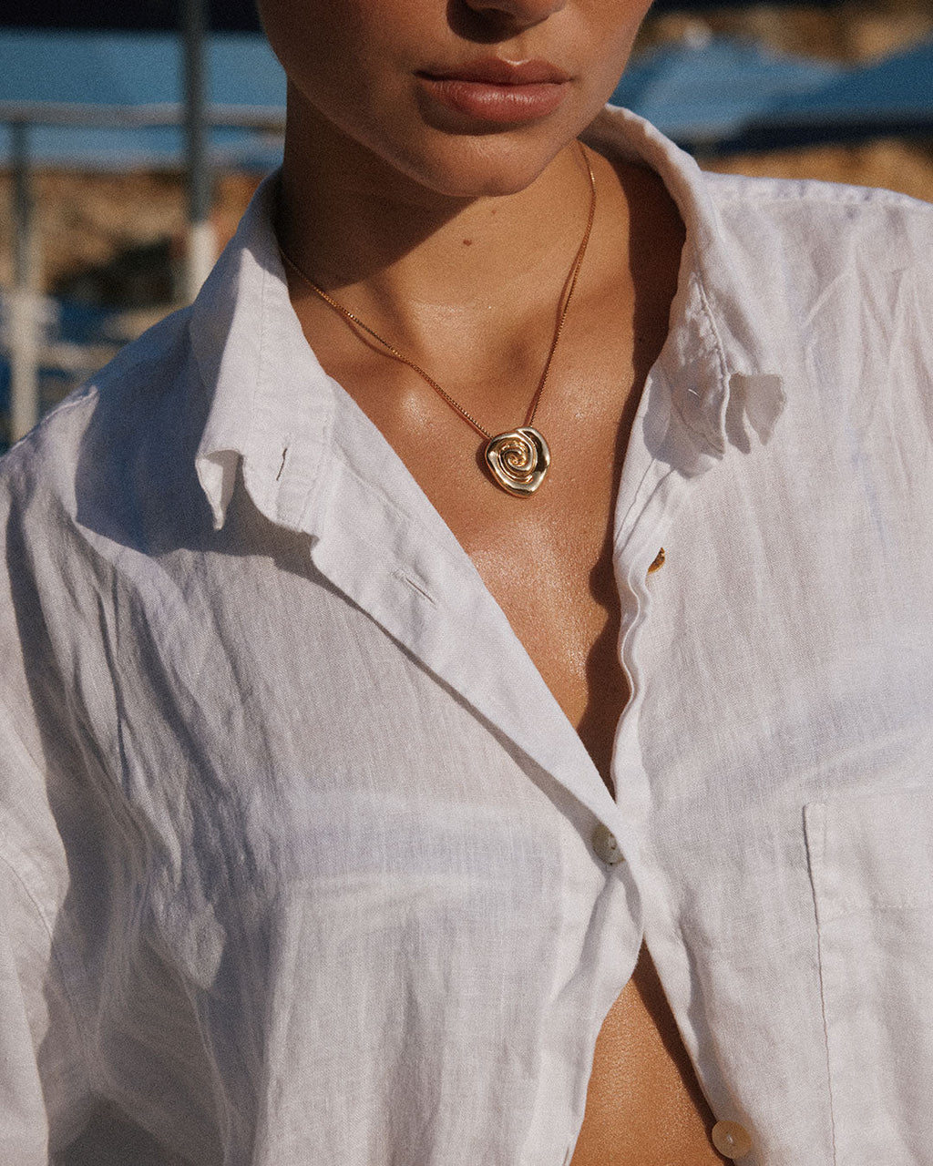 Coquille Pendant Necklace — detail view