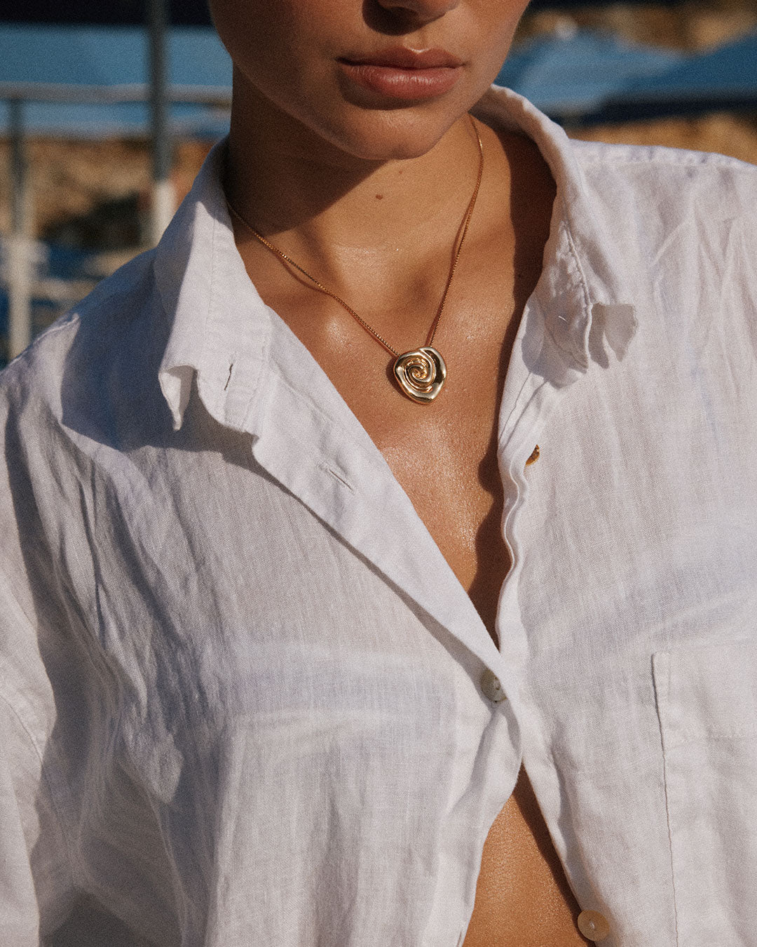 Coquille Pendant Necklace — detail view