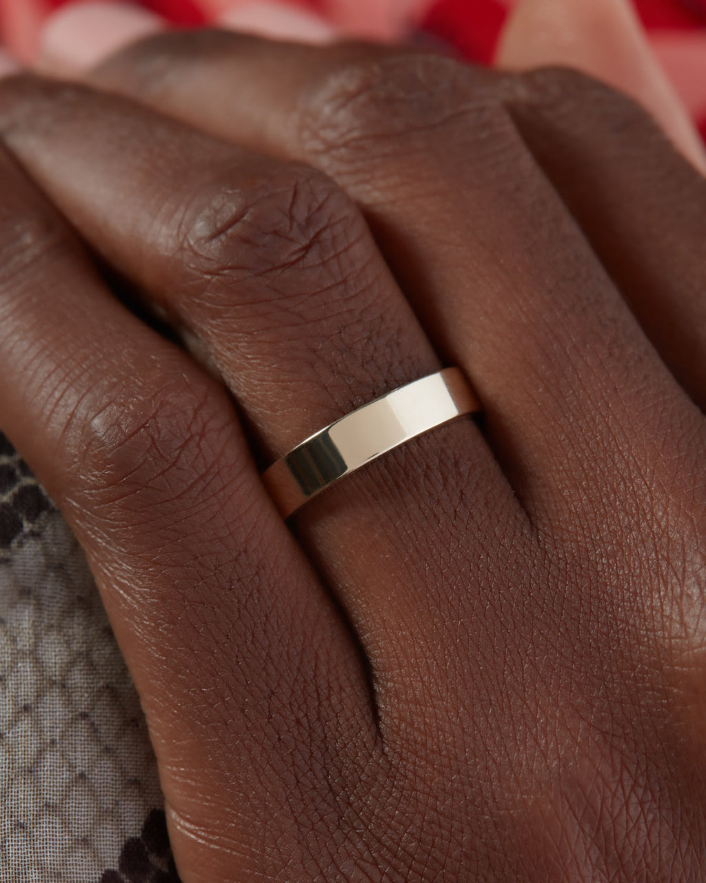 Classique Cigar Band- 4mm in Gold - Rings — another angle 2