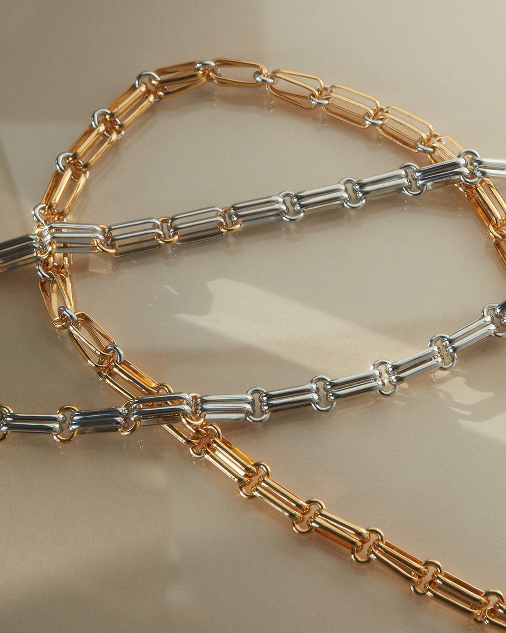 Dalia Two-Tone Chain Necklace — detail view