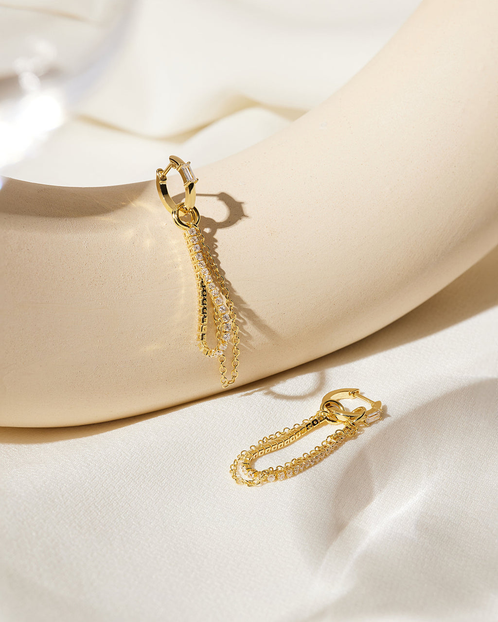 Rossi Chain Huggies - Silver — detail view