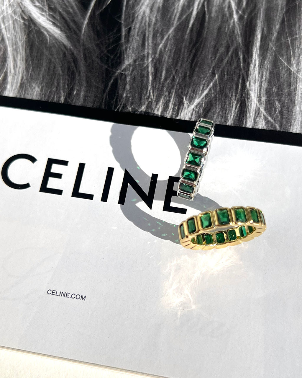 Bezel Emerald Ballier Ring - Emerald Green - Silver — detail view