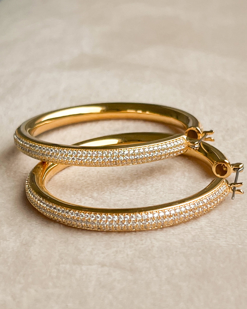 Pavé Stripe Amalfi Hoops - Gold — detail view