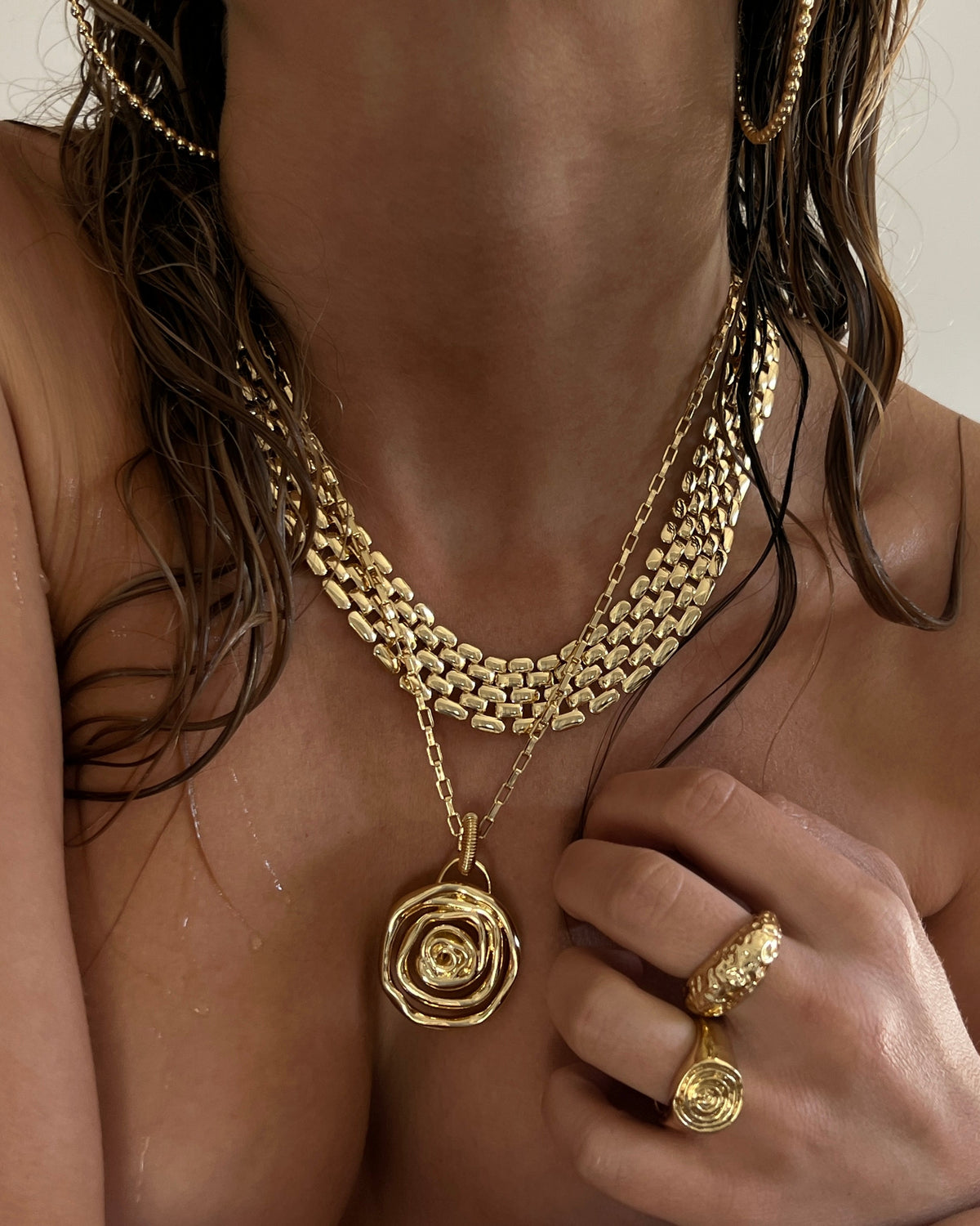 Celine Chain Link Necklace - Gold — alternate view