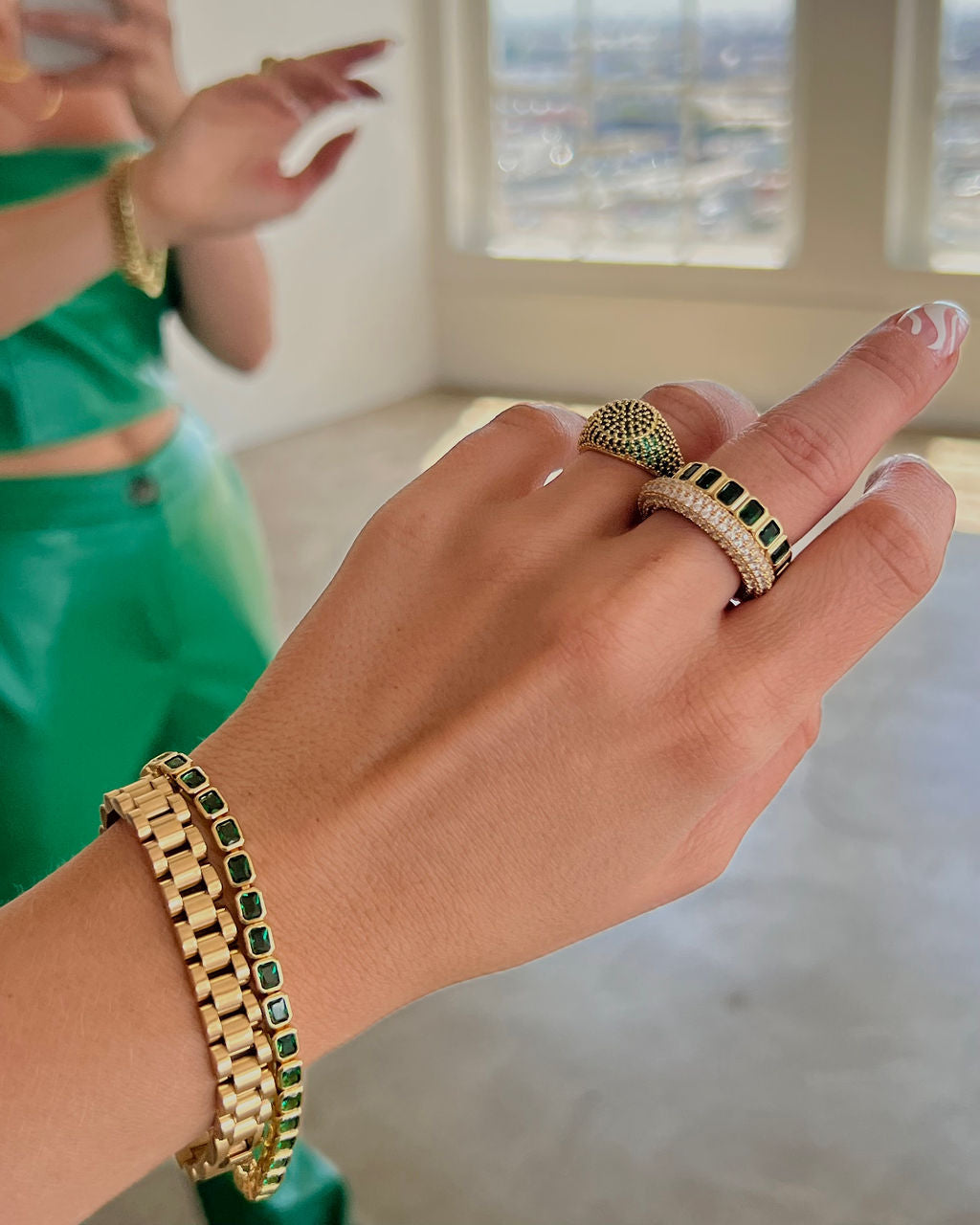 Bezel Emerald Ballier Bracelet - Emerald Green - Silver — another angle