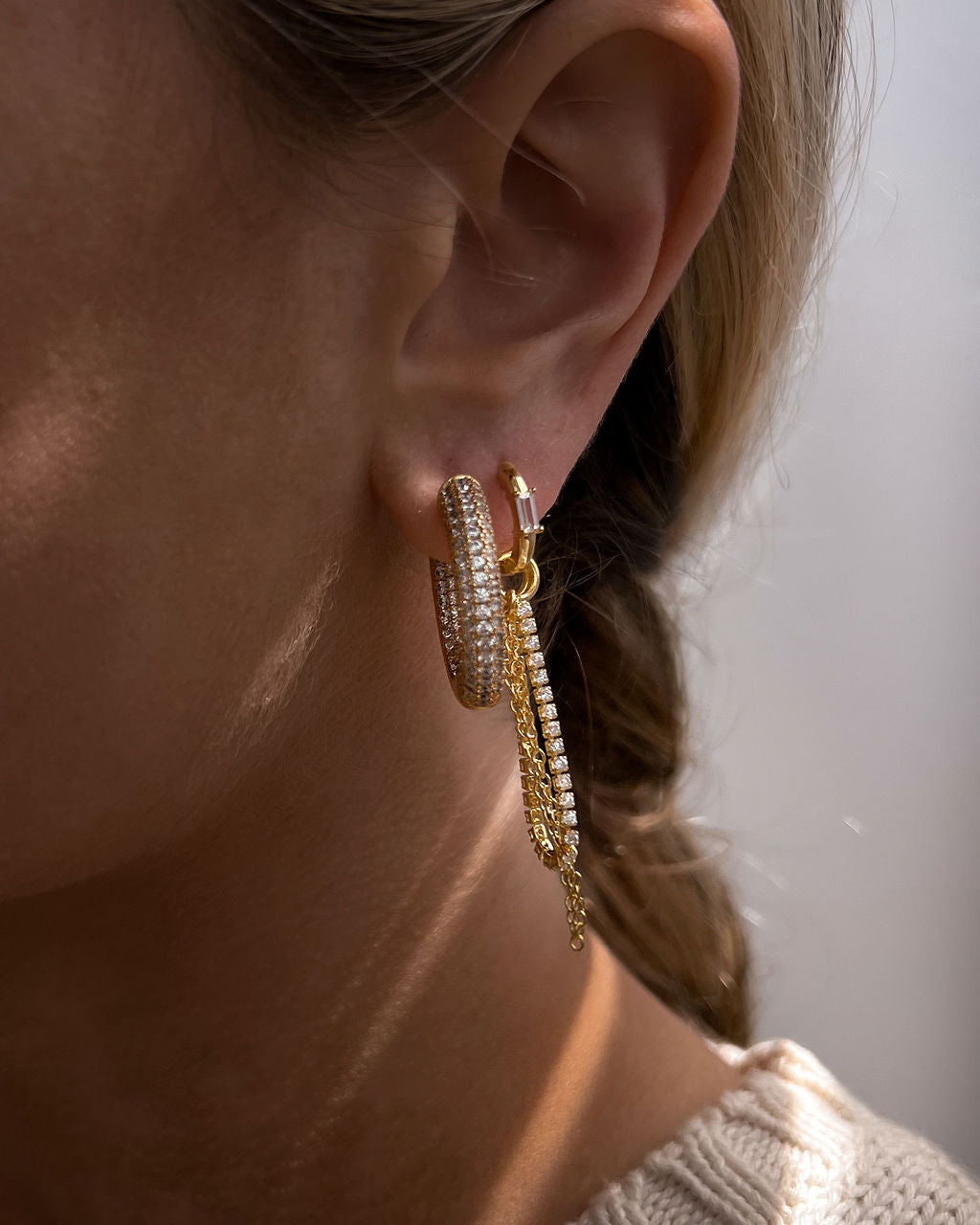 Reversible Amalfi Hoops - Silver — another angle