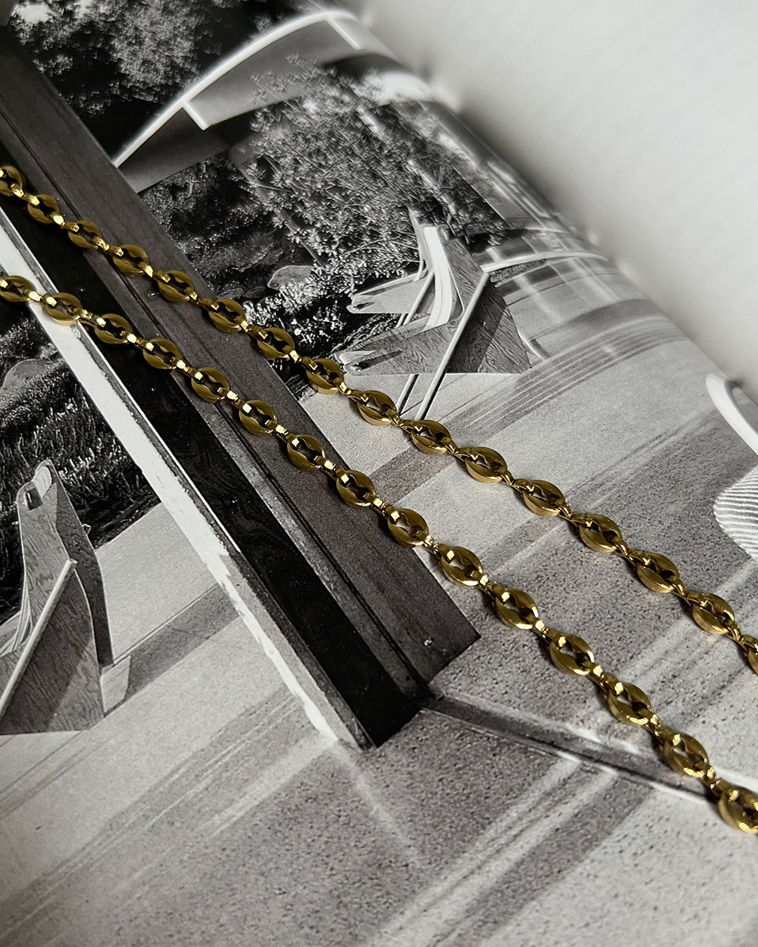Violante Belly Chain - Gold — detail view 2