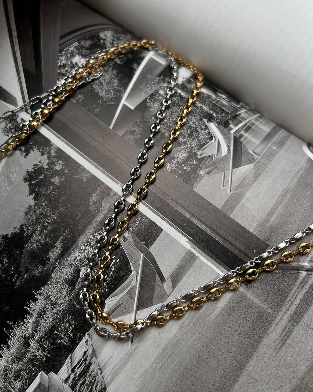Violante Belly Chain - Silver — alternate view 2