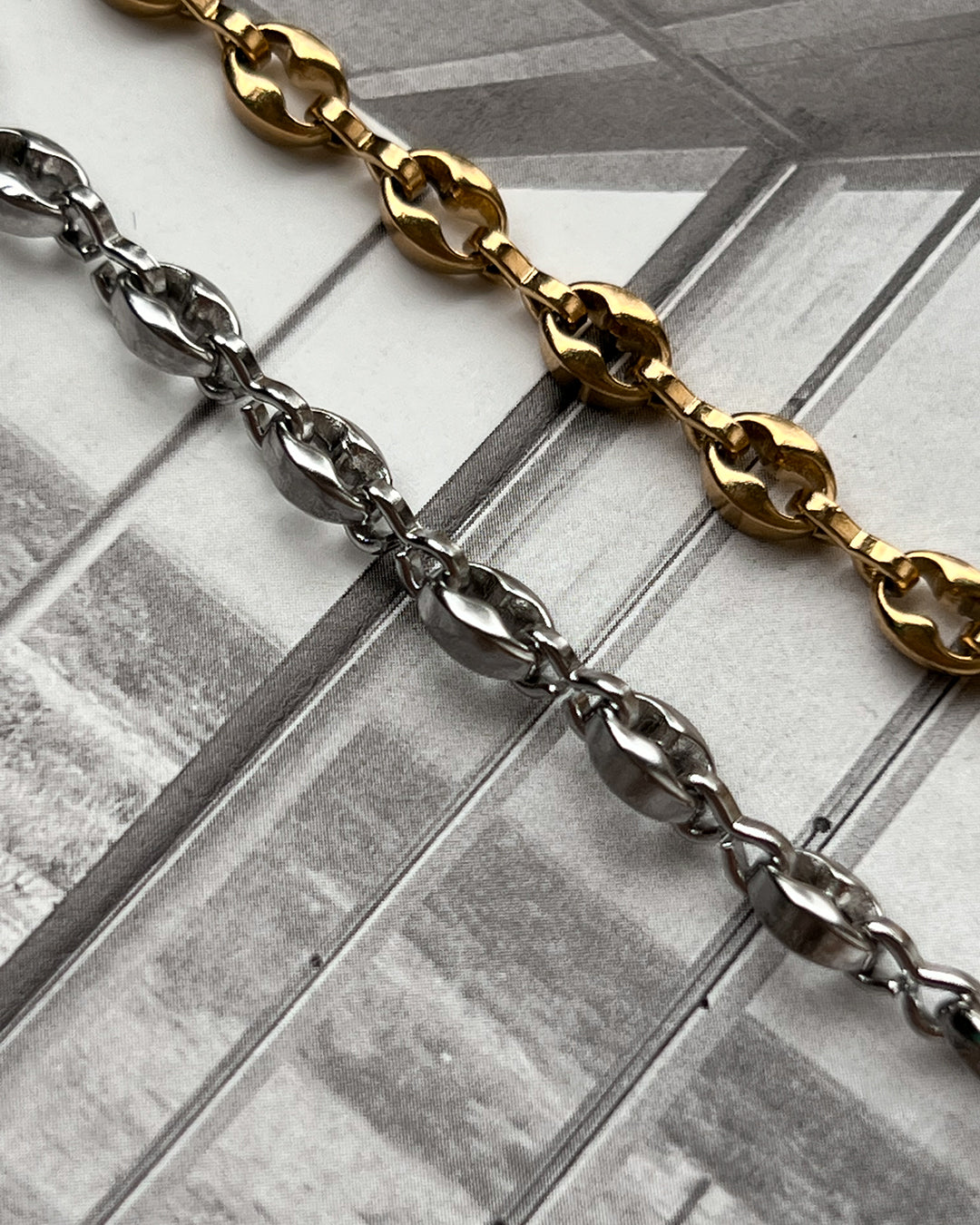 Violante Belly Chain - Gold — alternate angle