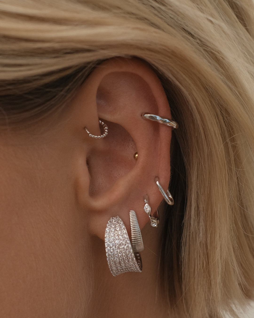 Petite Chain Link Huggies - Silver — alternate view