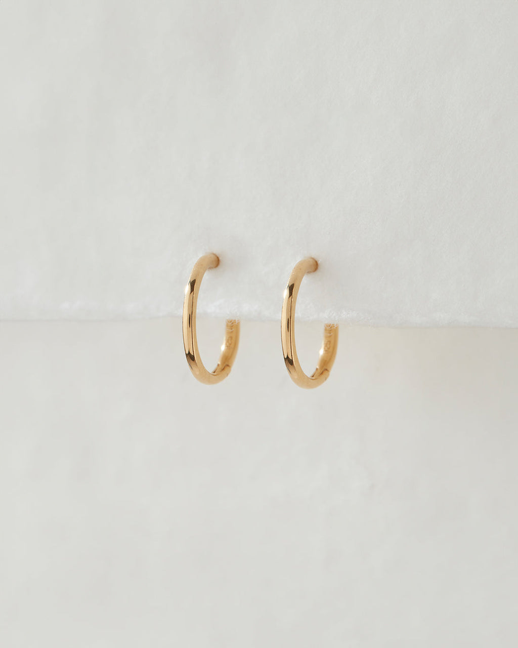 Endless Huggies - Earrings