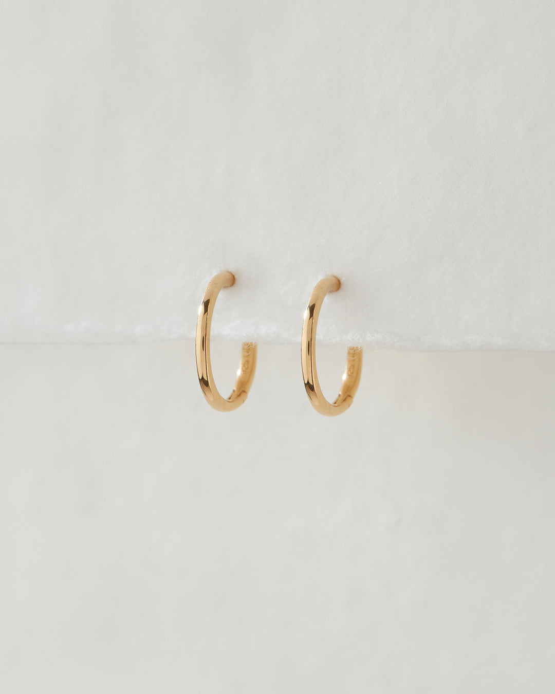 Endless Huggies - Earrings