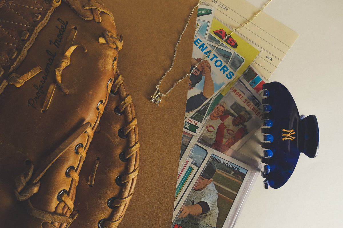 MLB Pearl Logo Claw Clip — alternate view 2