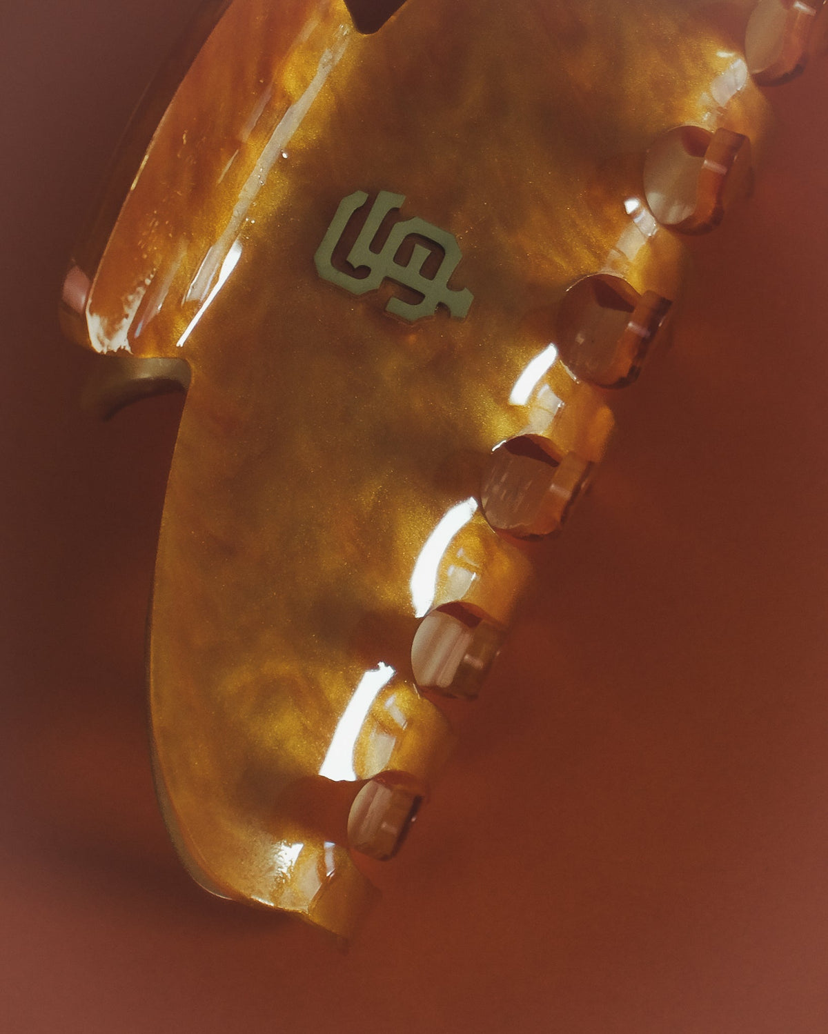 MLB Pearl Logo Claw Clip — alternate angle