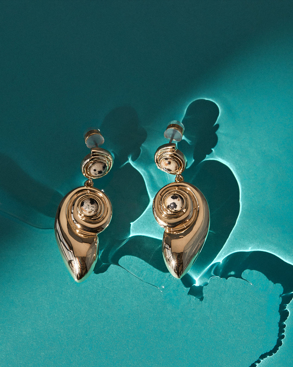 Palma Shell Statement Earrings - Silver in Gold — detail view
