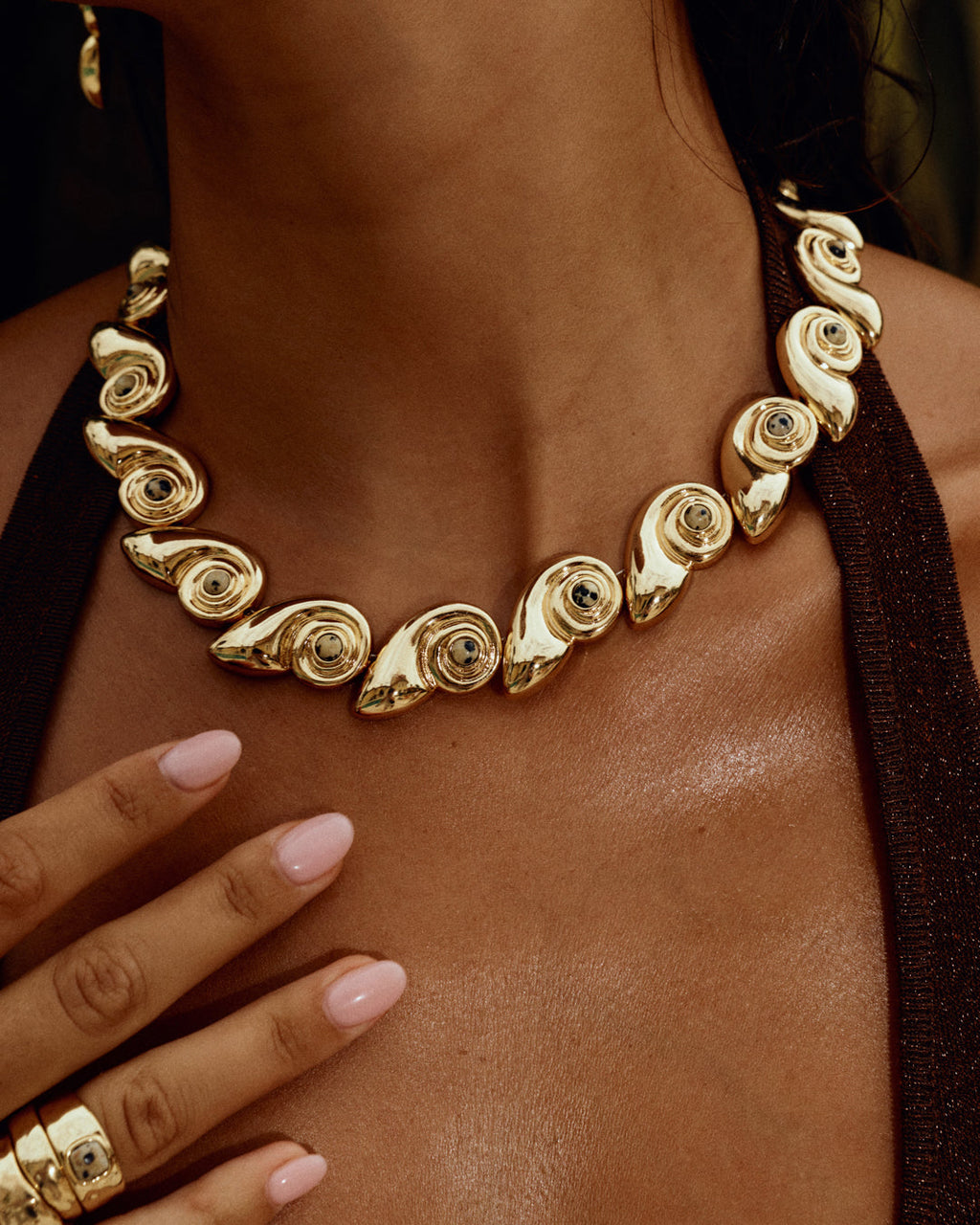 Palma Shell Statement Necklace - Silver in Gold — another angle