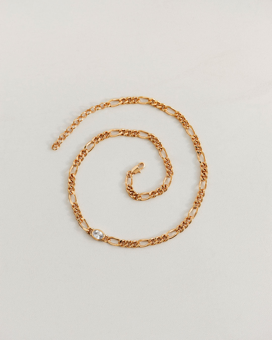 Oval Bezel Chain Necklace — detail view 2