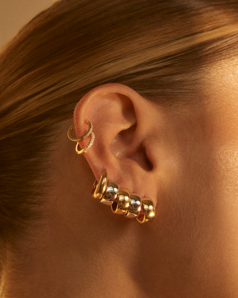 Mini Monaco Huggies - Earrings — detail view