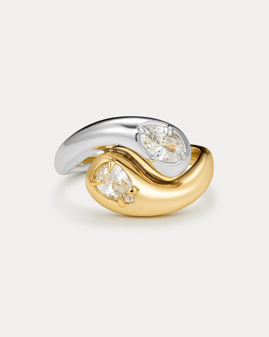 Bianco Nero Interlock Ring