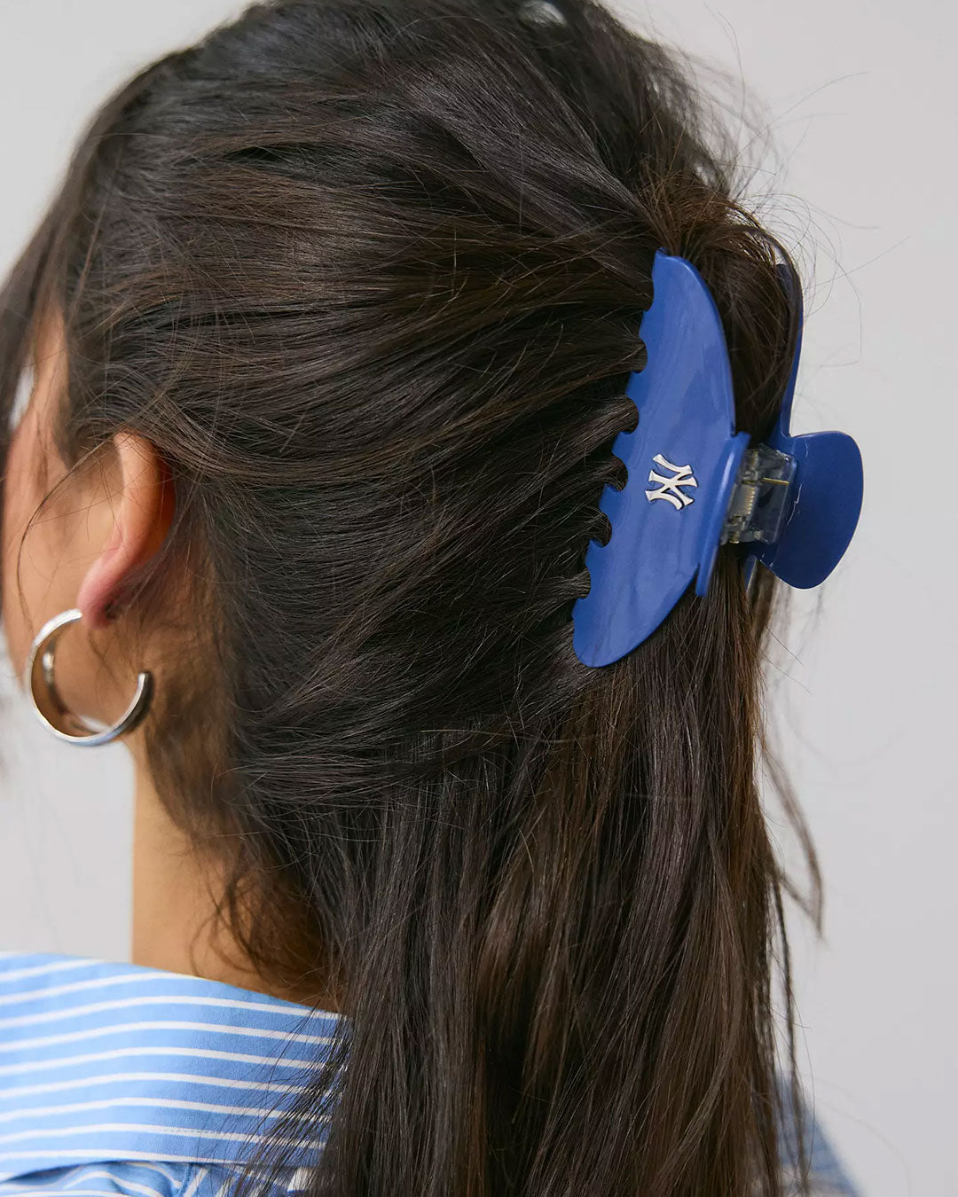 The MLB Team Logo Charm Hair Clip — alternate view