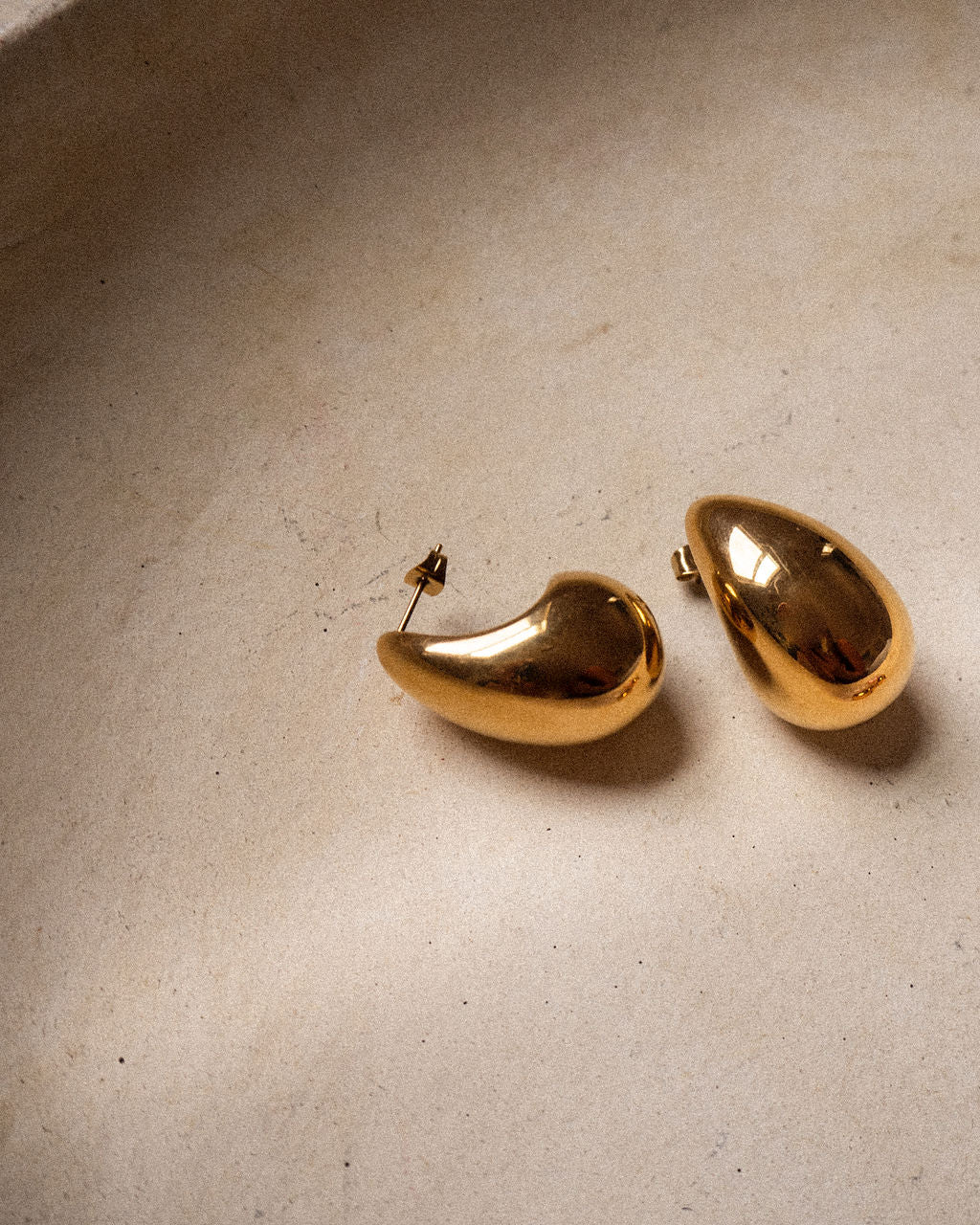 Gia Hoops - Gold — set view