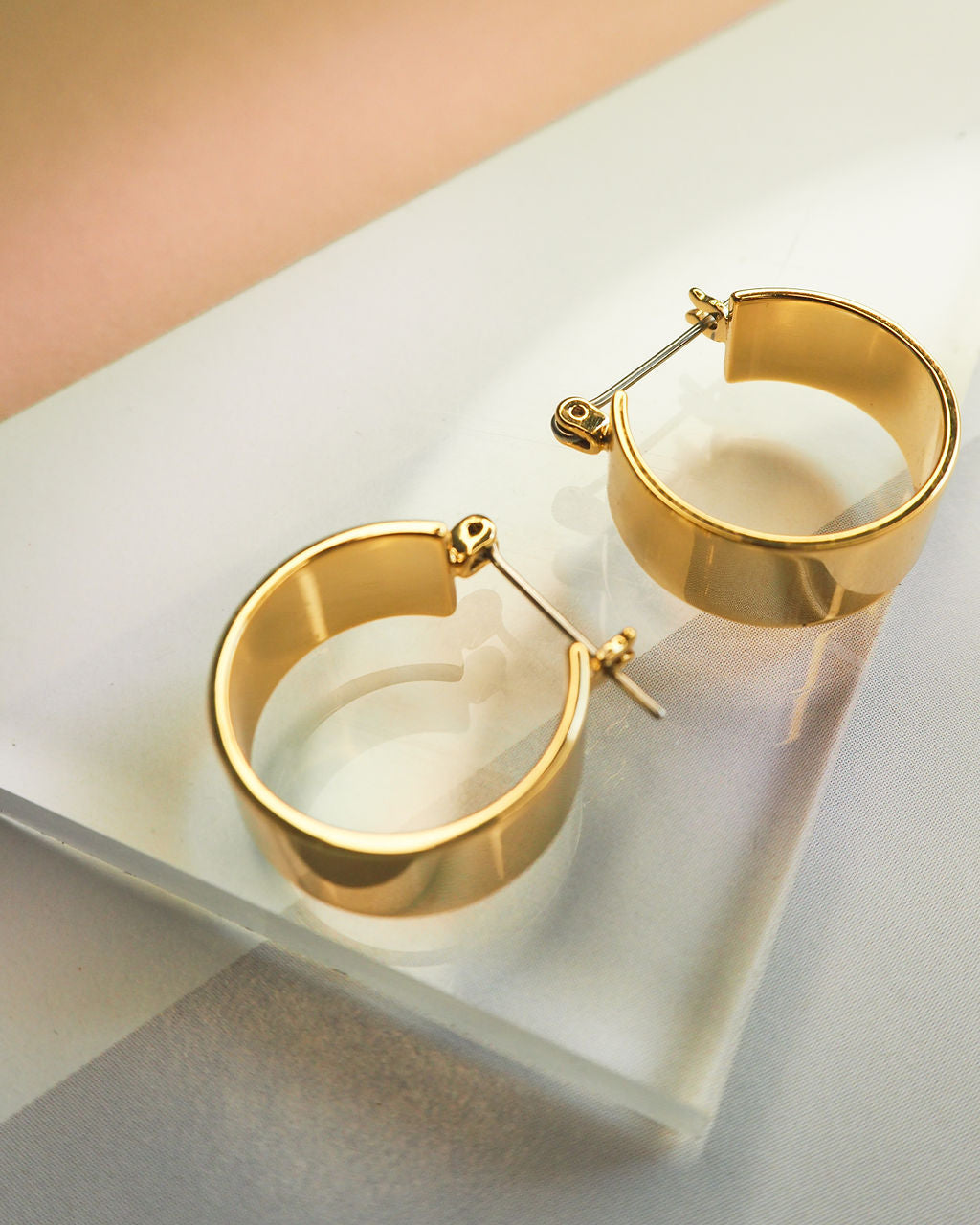 Positano Hoops - Gold — detail view