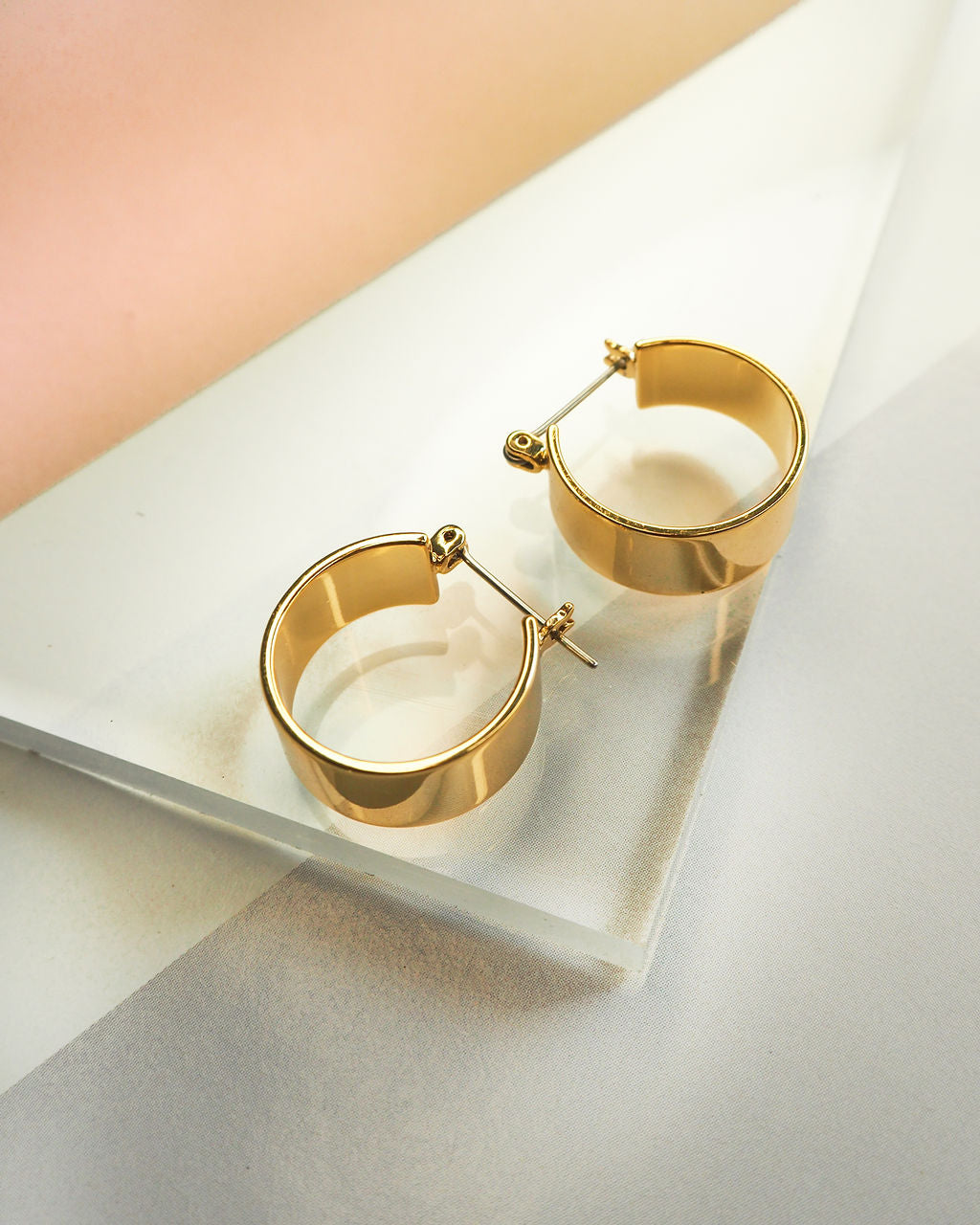Positano Hoops - Gold — alternate view 2