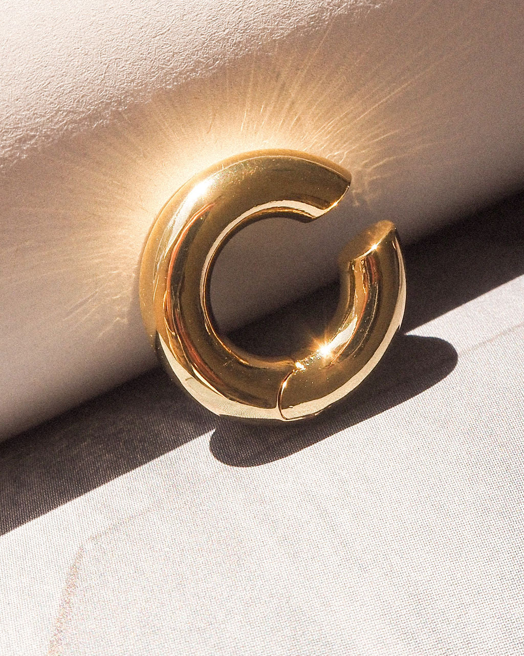 Amalfi Ear Cuff - Gold - Earrings — detail view