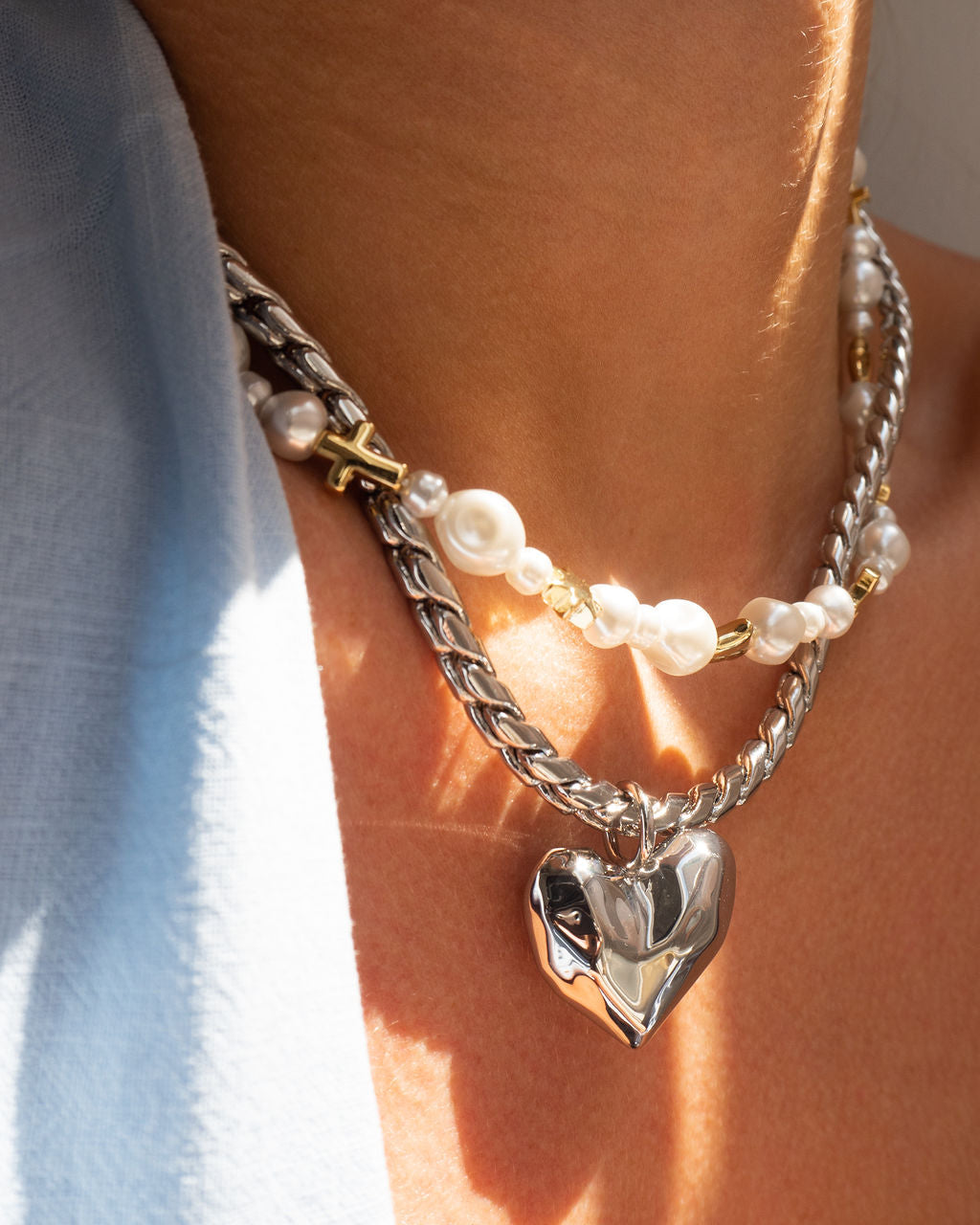 Etoile Pearl Stud Necklace — detail view 2