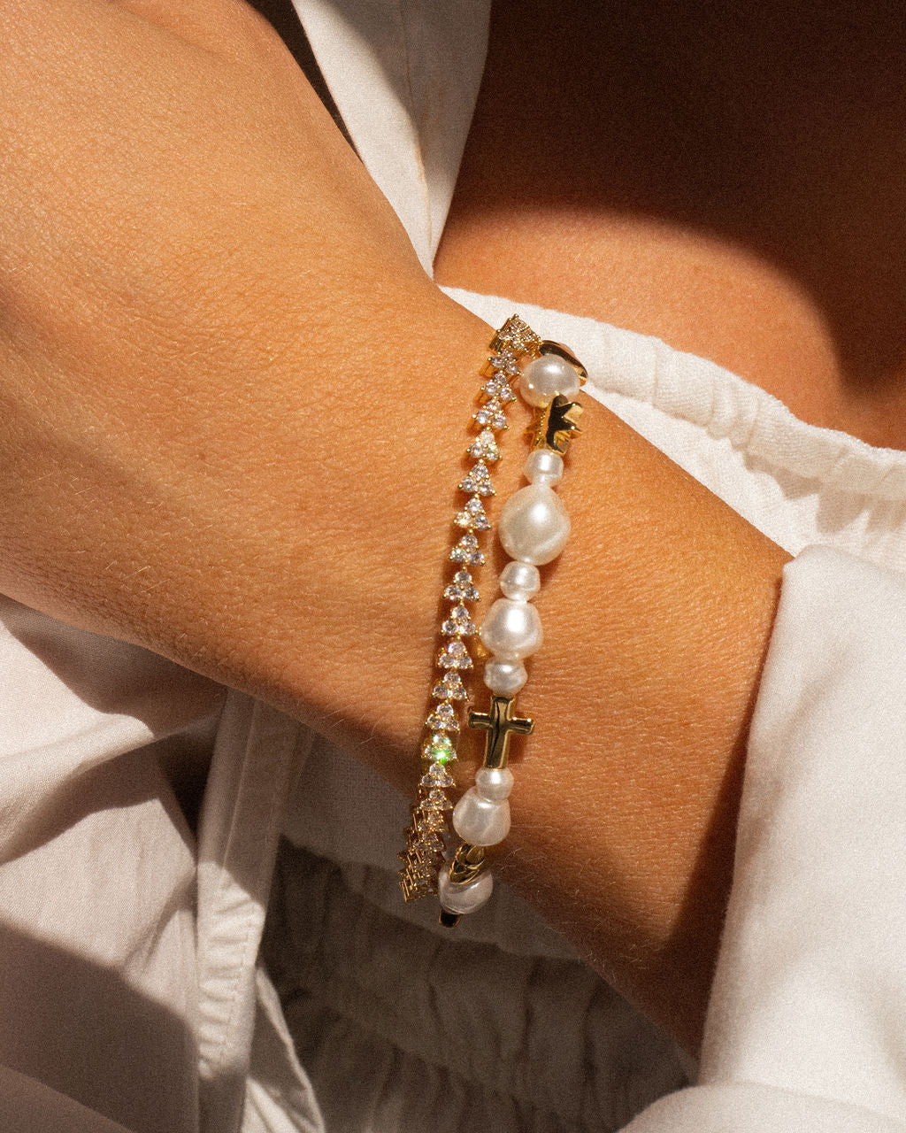 Etoile Pearl Stud Bracelet — alternate angle