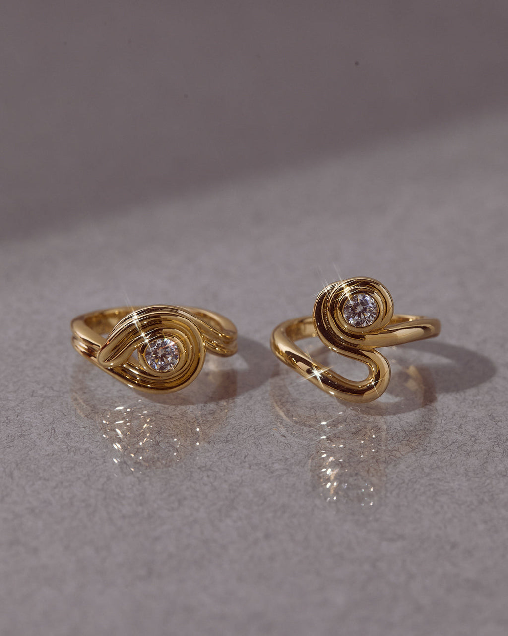 Wave Ring Set in Gold — alternate angle