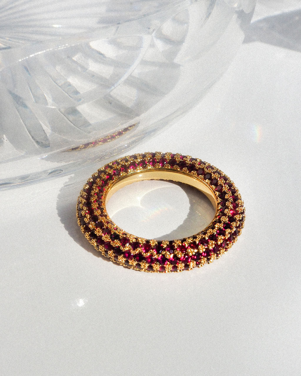 Pavé Amalfi Ring - Ruby Red - Gold — detail view