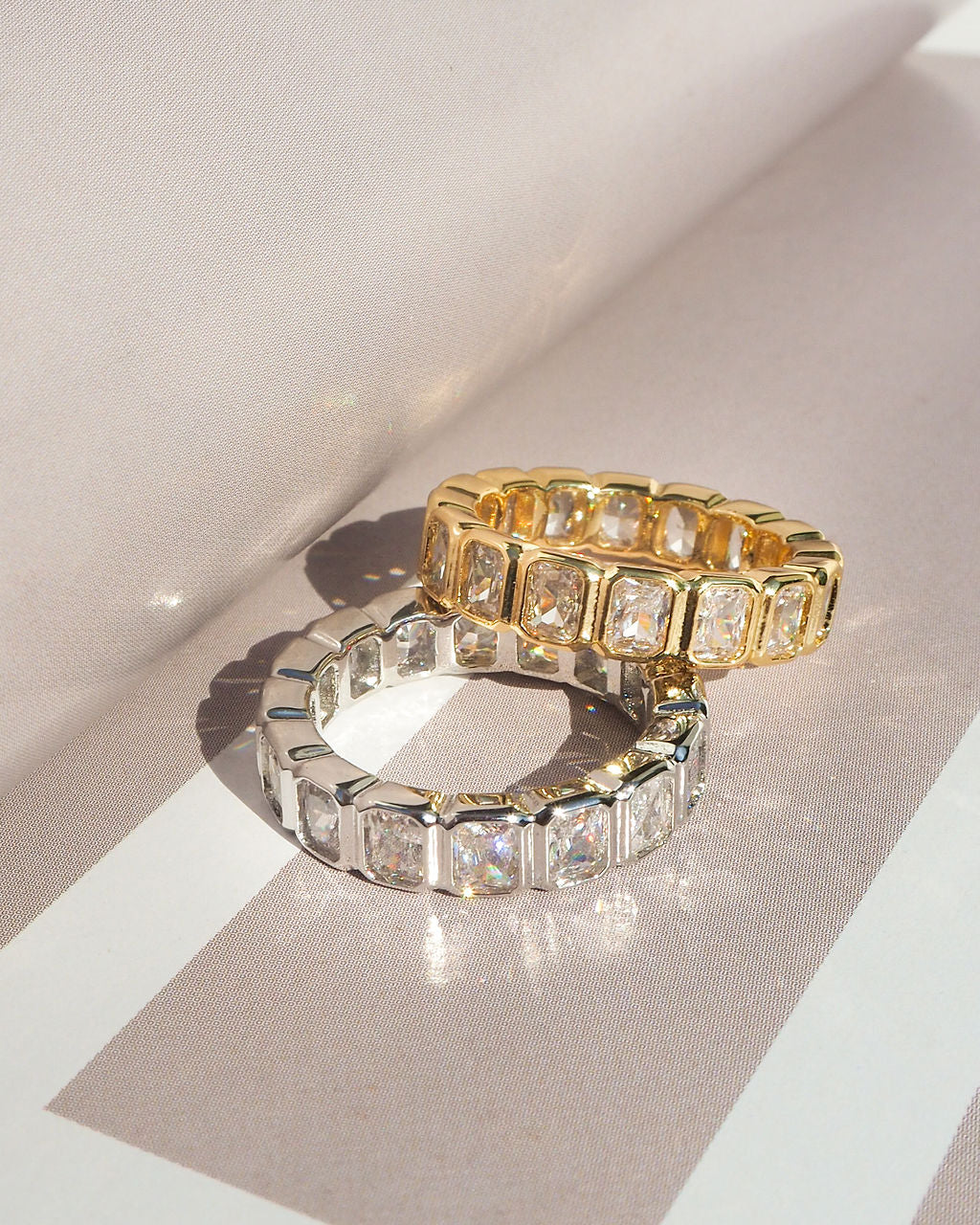 Bezel Emerald Ballier Ring- Clear - Silver — detail view