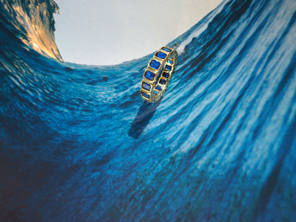 Bezel Emerald Ballier Ring - Blue Sapphire - Gold — detail view