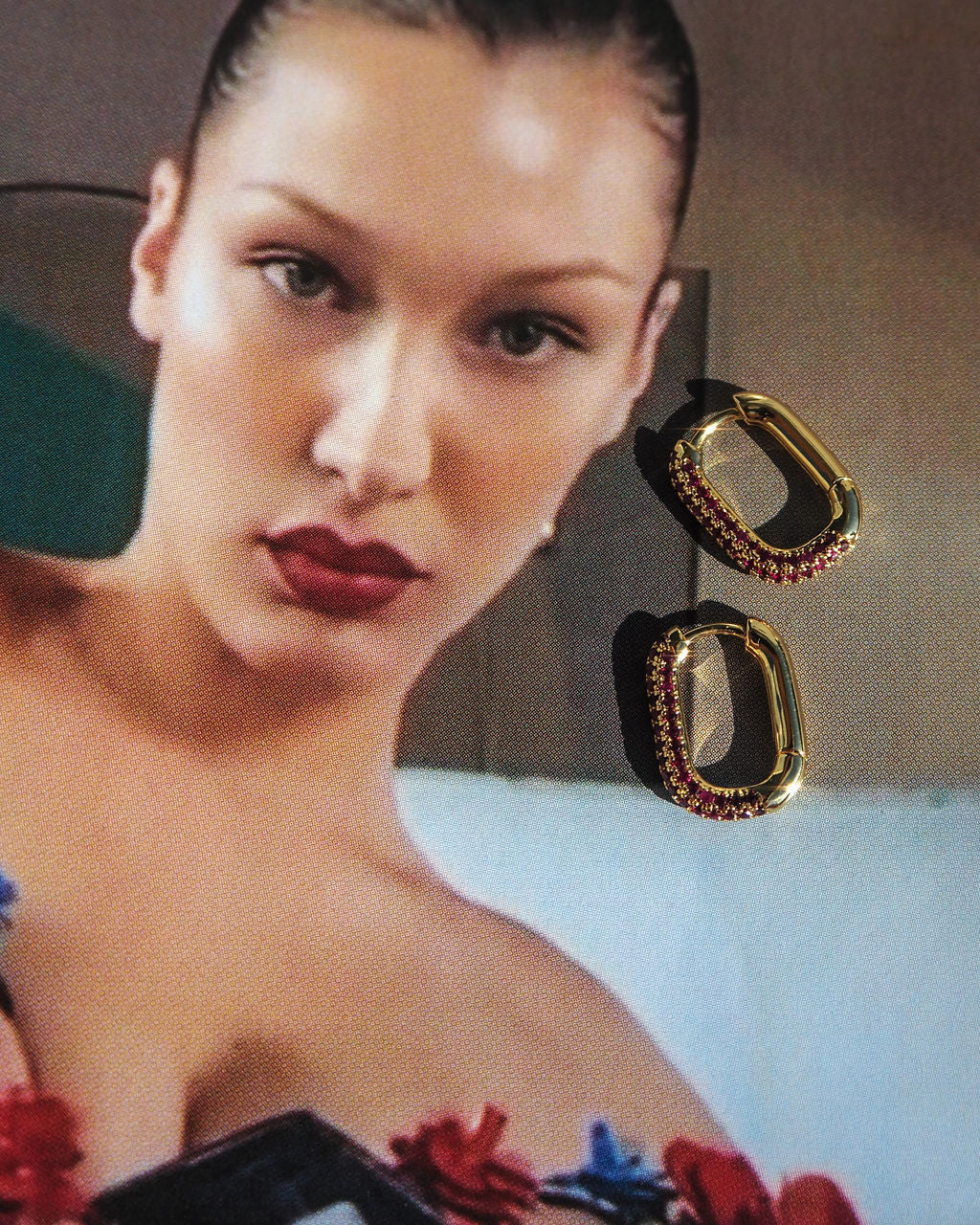 Pavé Chain Link Huggies - Ruby Red - Gold — detail view