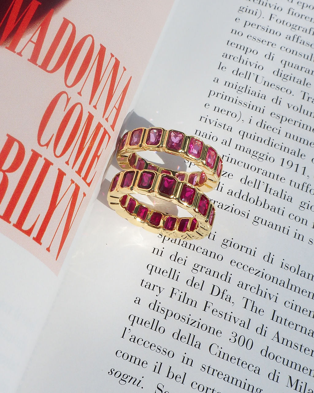 Bezel Emerald Ballier Ring - Ruby Red - Gold — alternate view