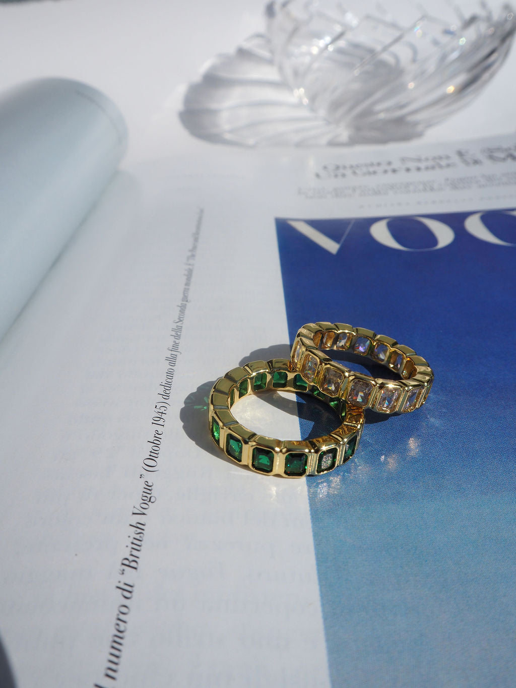 Bezel Emerald Ballier Ring - Emerald Green - Gold — another angle