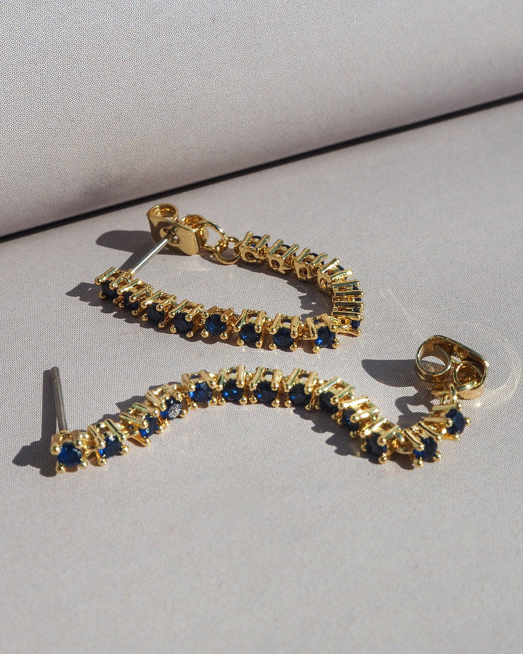 Ballier Chain Studs - Blue Sapphire - Silver — detail view
