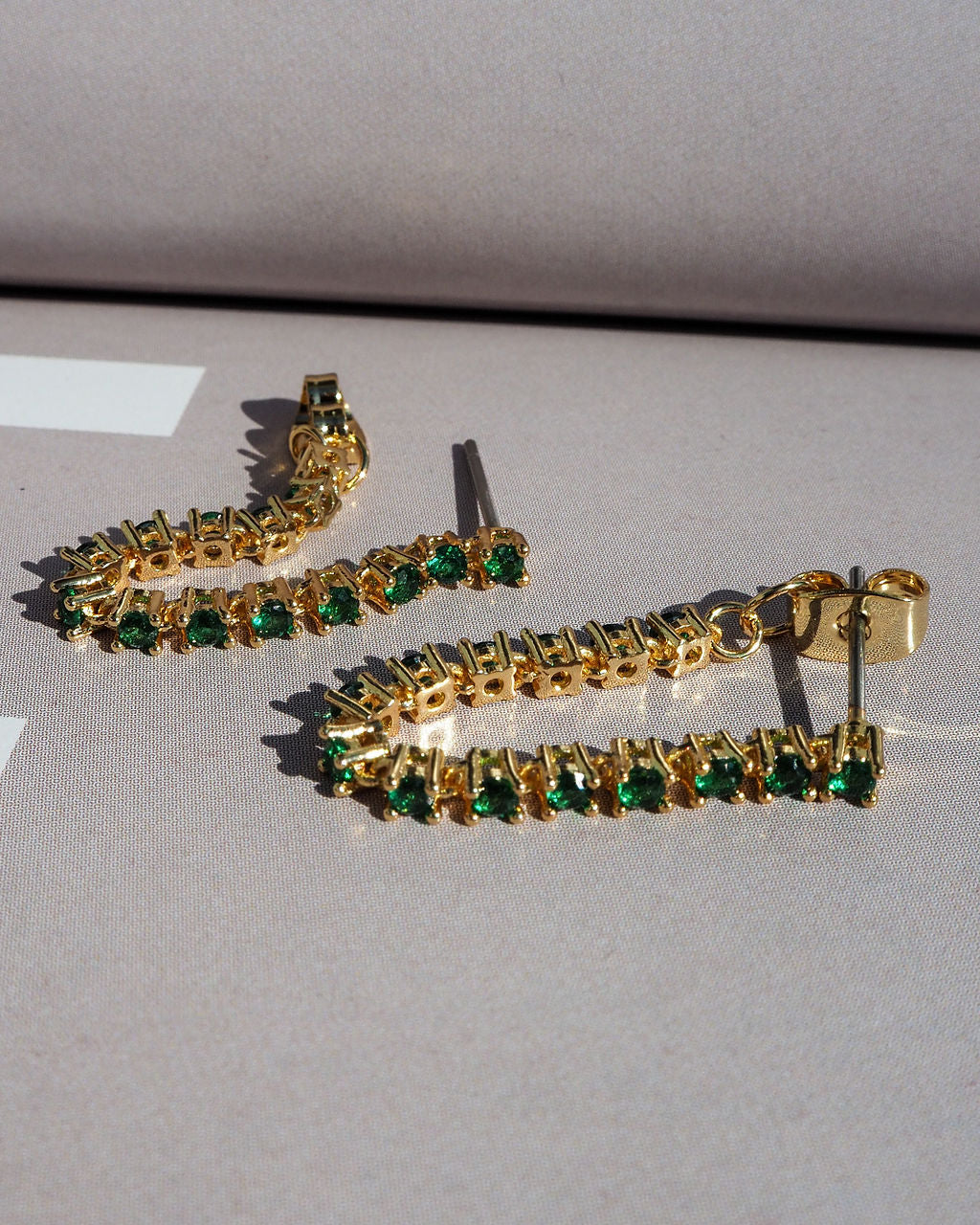 Ballier Chain Studs - Emerald Green - Gold — detail view