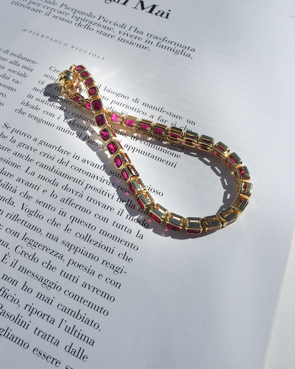 Bezel Emerald Ballier Bracelet - Ruby Red - Gold — detail view
