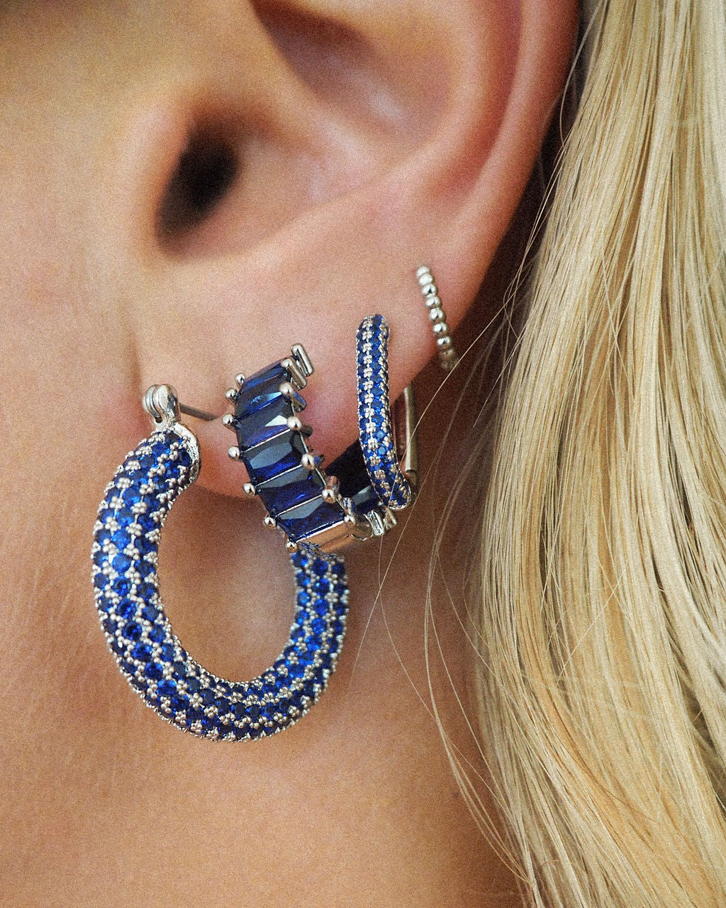 Pavé Chain Link Huggies - Blue Sapphire - Silver — alternate view