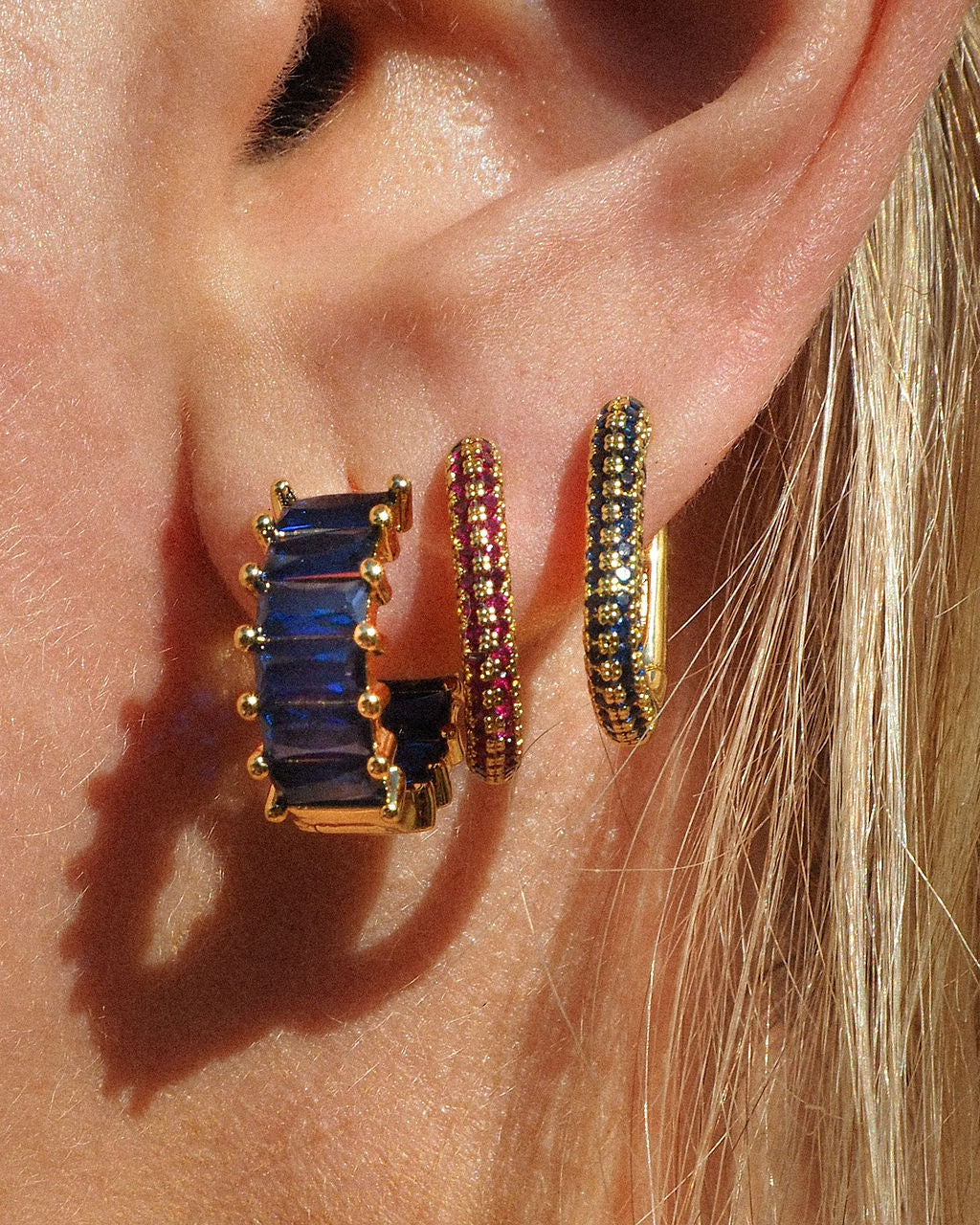 Pavé Chain Link Huggies - Ruby Red - Gold — alternate view