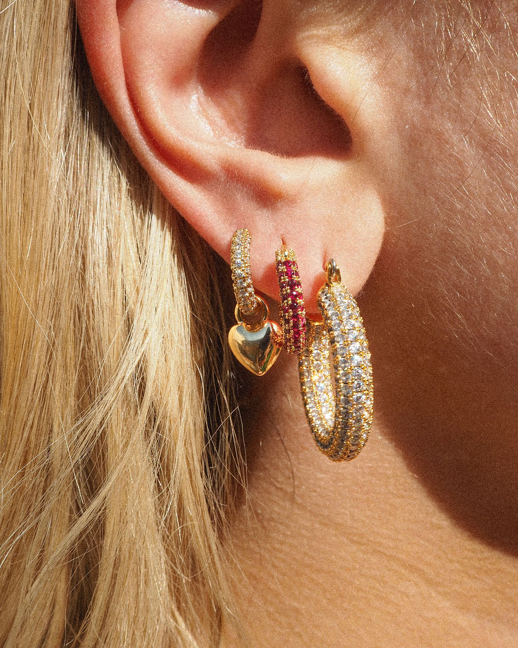 Pavé Amalfi Huggies - Ruby Red - Gold - Hoops — detail view