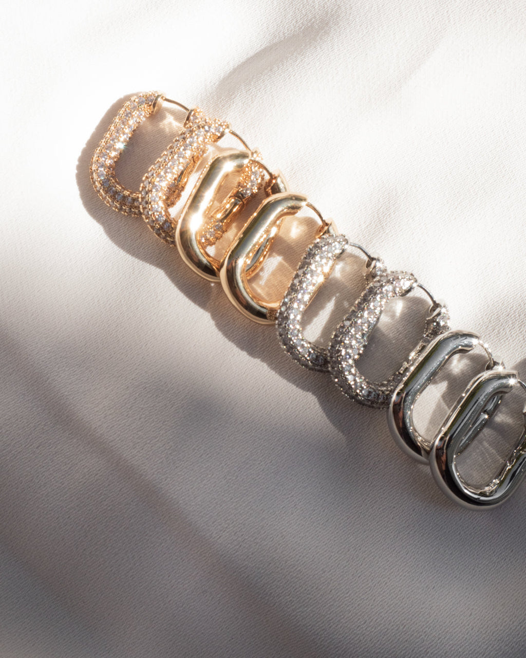 XL Pavé Chain Link Hoops - Gold — detail view 3