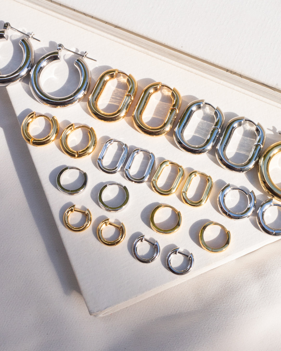 XL Chain Link Hoops - Silver — alternate angle 2