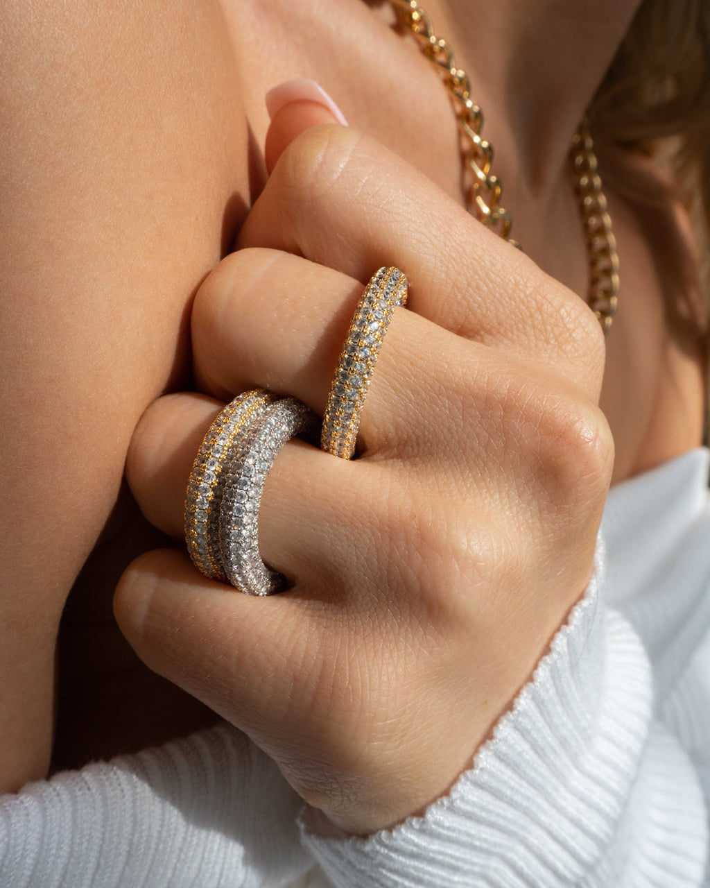 Pavé Amalfi Ring - Gold — another angle 2