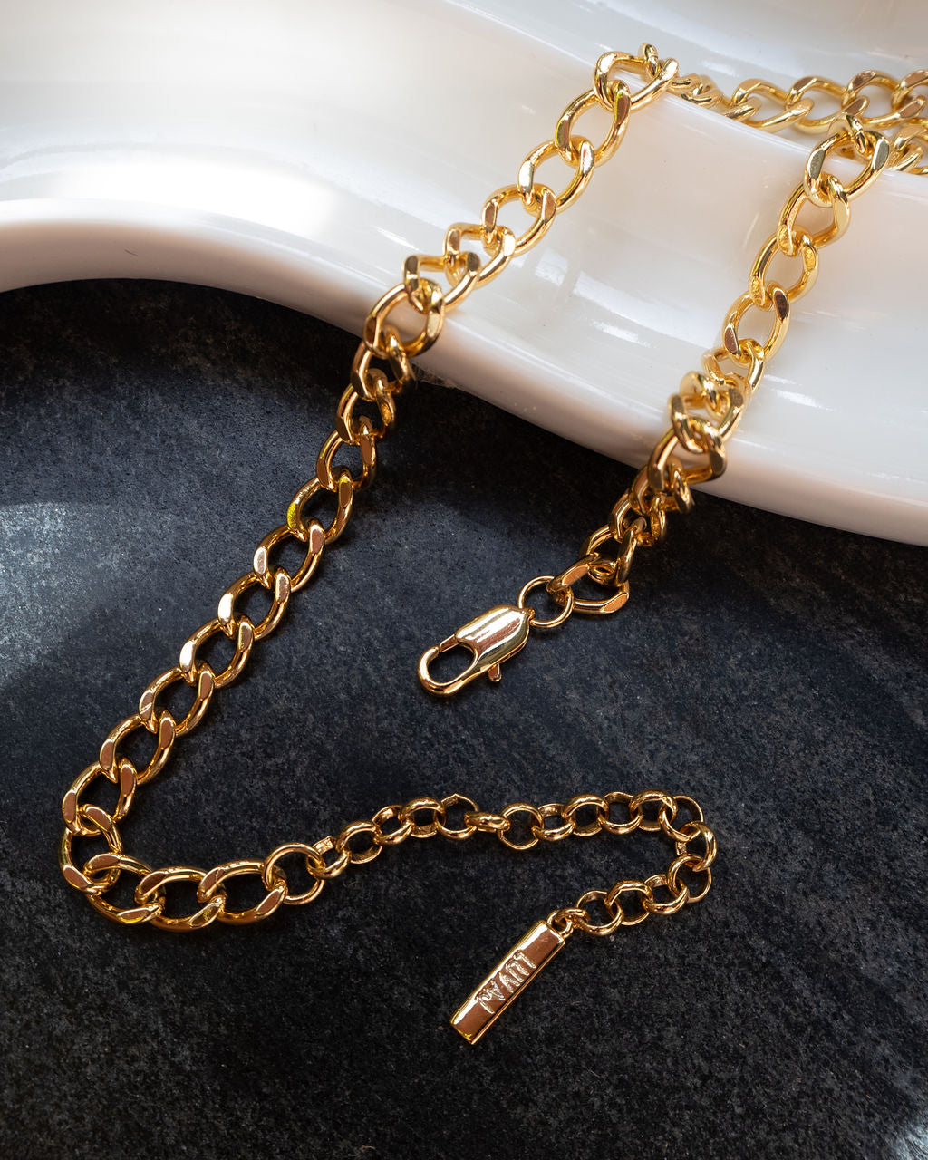 Classique Curb Chain (8mm) - Silver — another angle