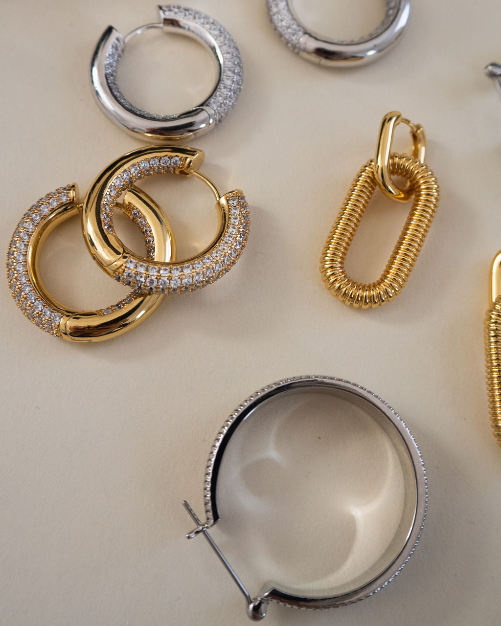 Reversible Amalfi Hoops - Gold — alternate view 2