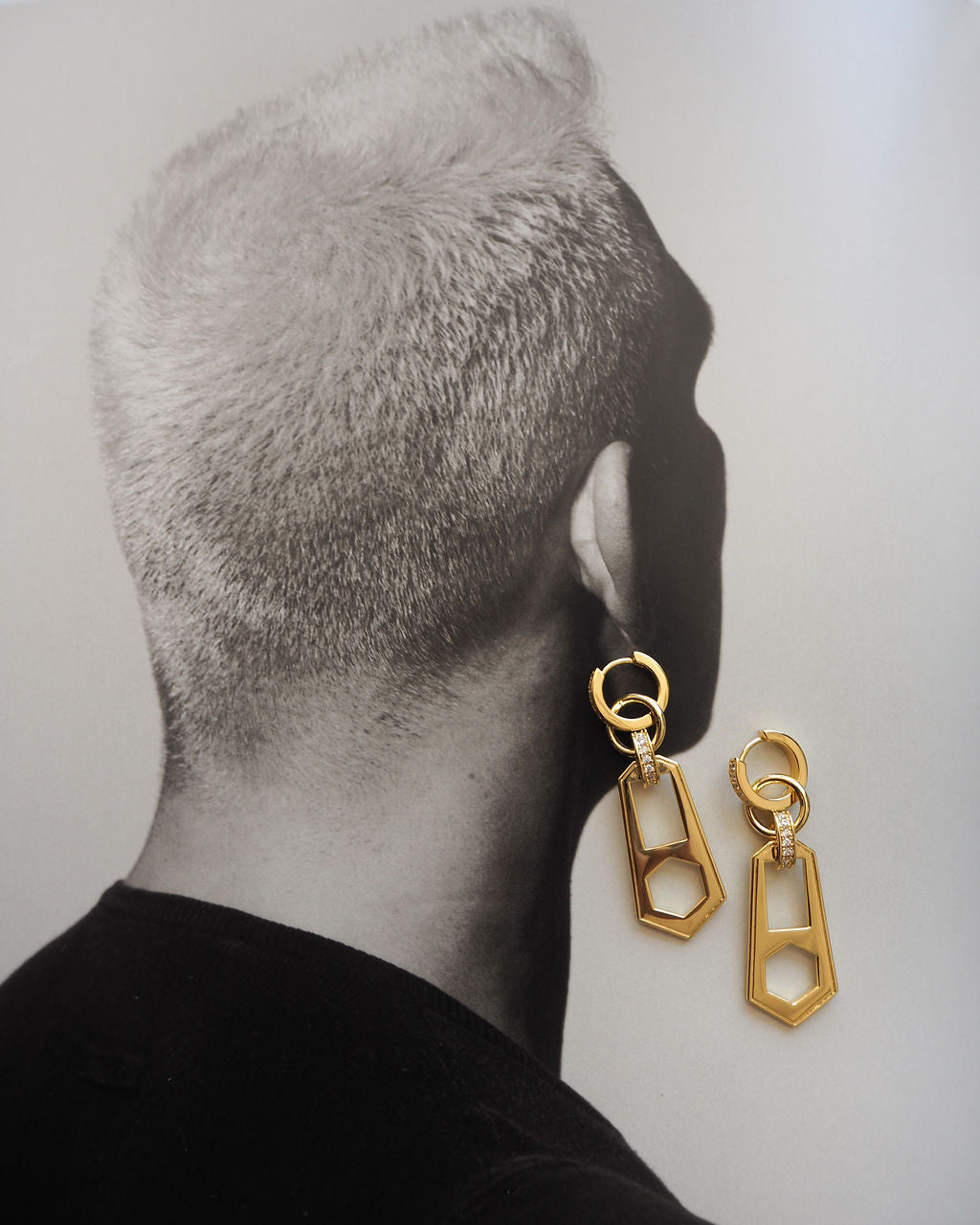 Zipper Hoops - Gold — detail view
