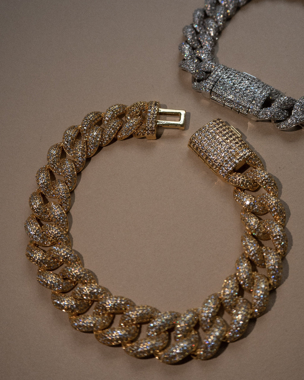 Pavé Cuban Link Bracelet - Gold — detail view